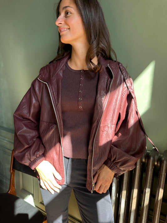 VESTE SIMILI BORDEAUX CAPUCHE