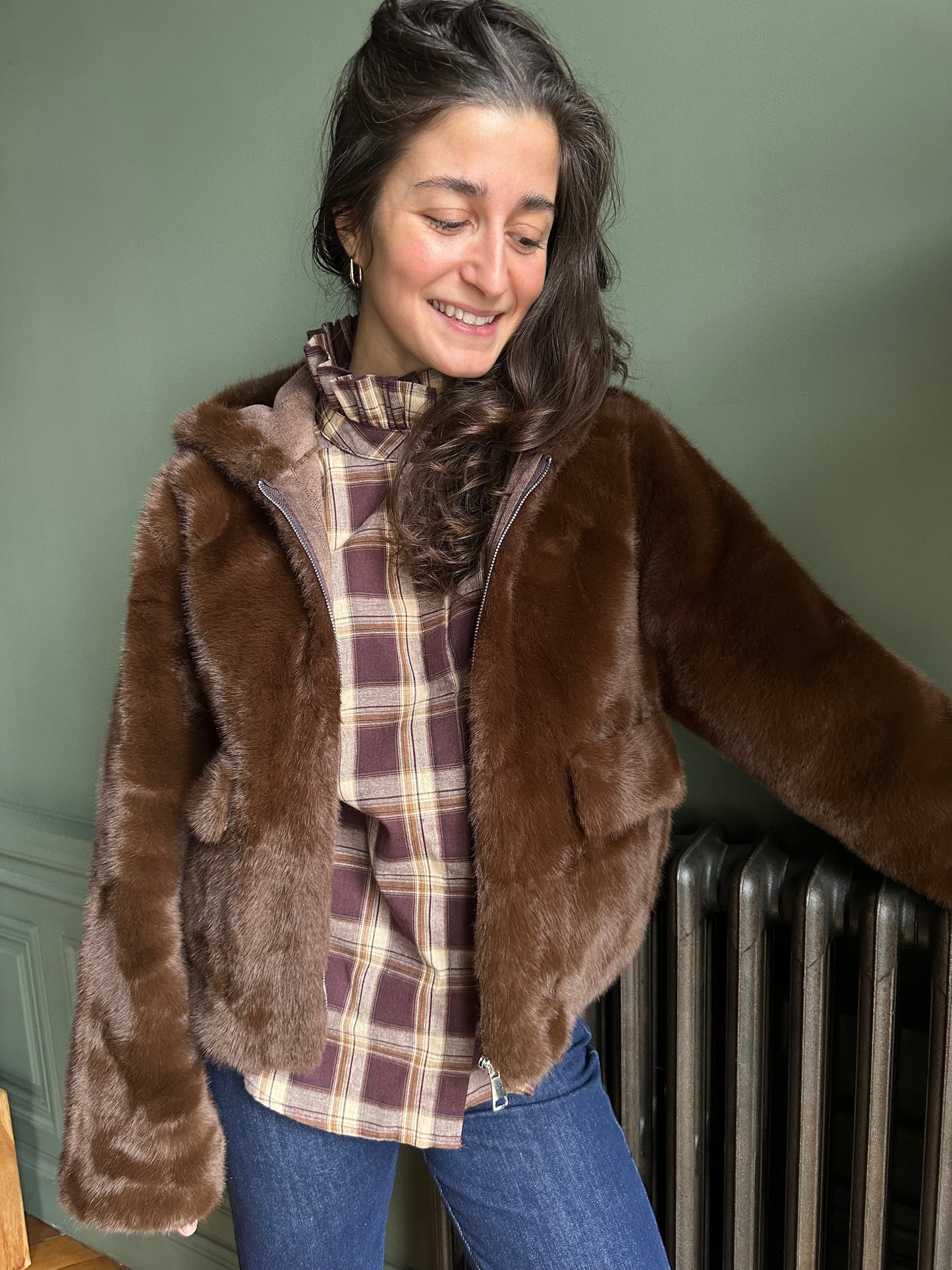 VESTE FAUSSE FOURURE CAPUCHE MARRON