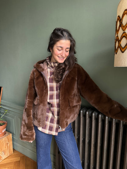 VESTE FAUSSE FOURURE CAPUCHE MARRON